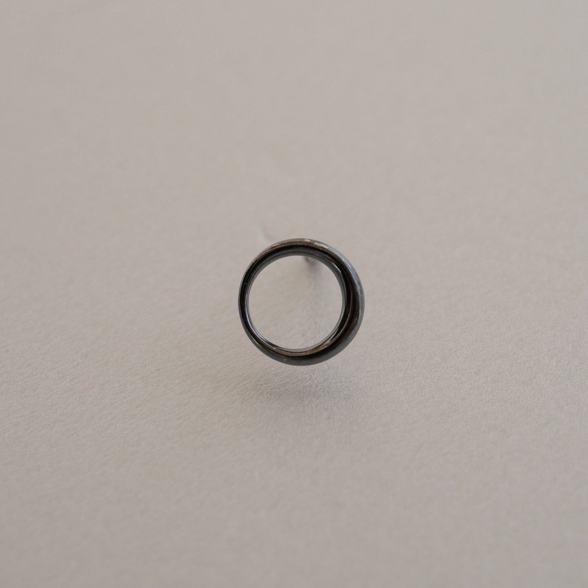 moon ピアス [いぶし]