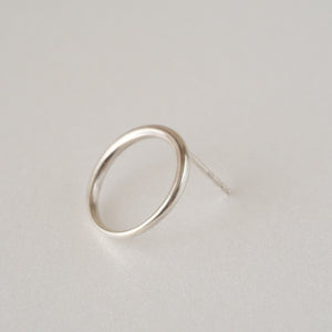 moon ピアス