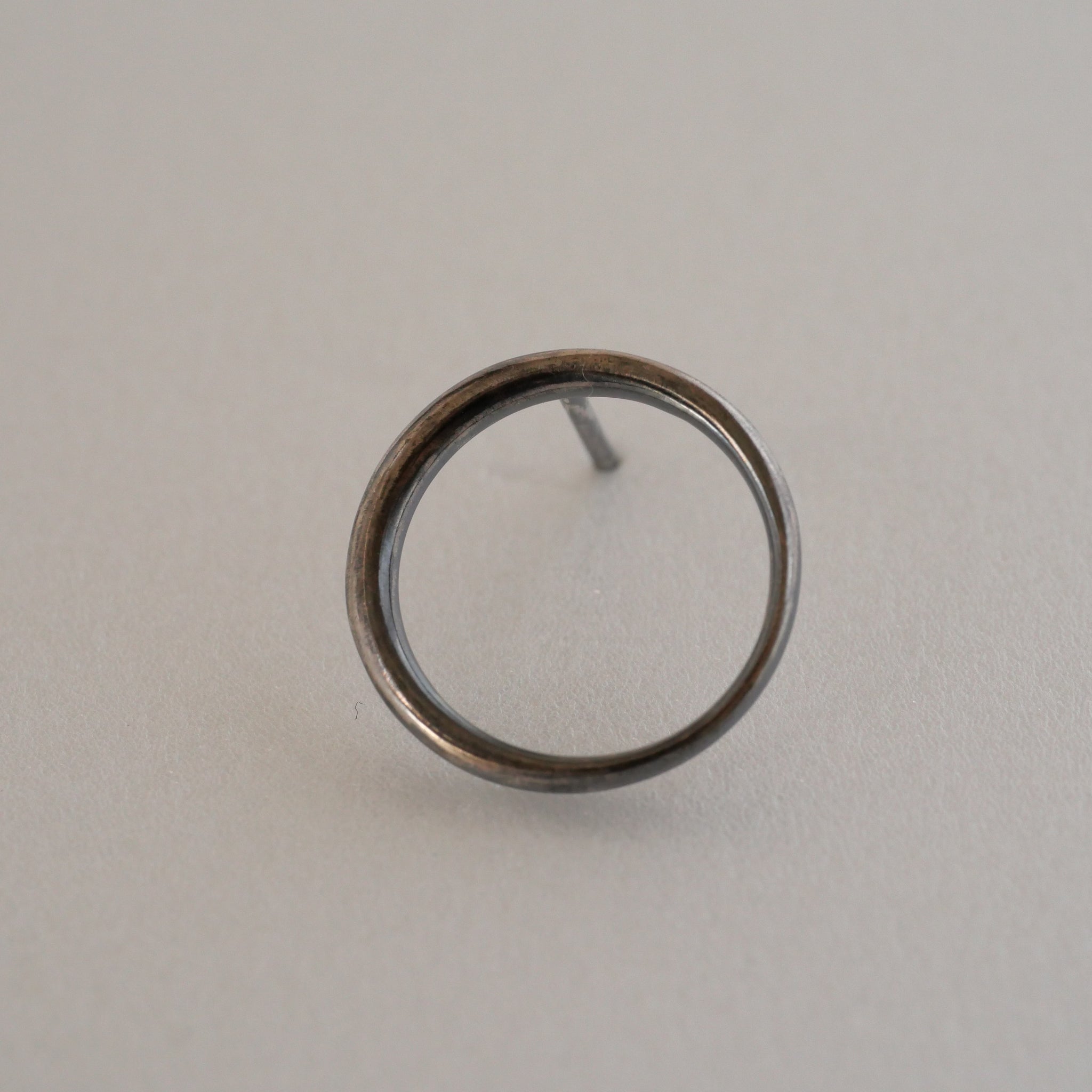 moon ピアス [いぶし]