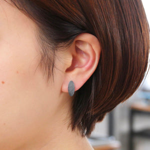 アシンメトリーピアス