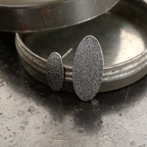 アシンメトリーピアス