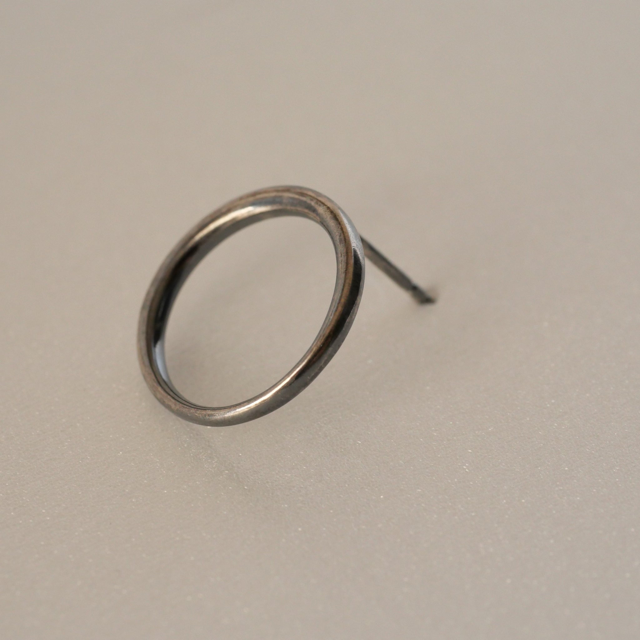moon ピアス [いぶし]